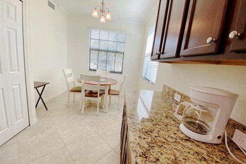 Copropriété à louer à Bradenton, Floride: 2 chambres, 119.47 m2 № 216796 - photo 8