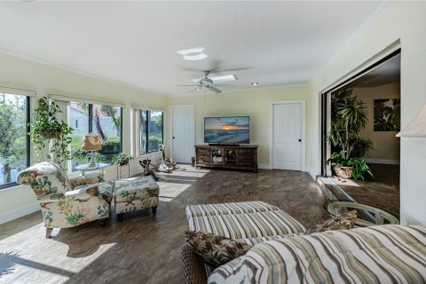 House in Punta Gorda, Florida 3 bedrooms, 239.87 sq.m. № 850727 - photo 16