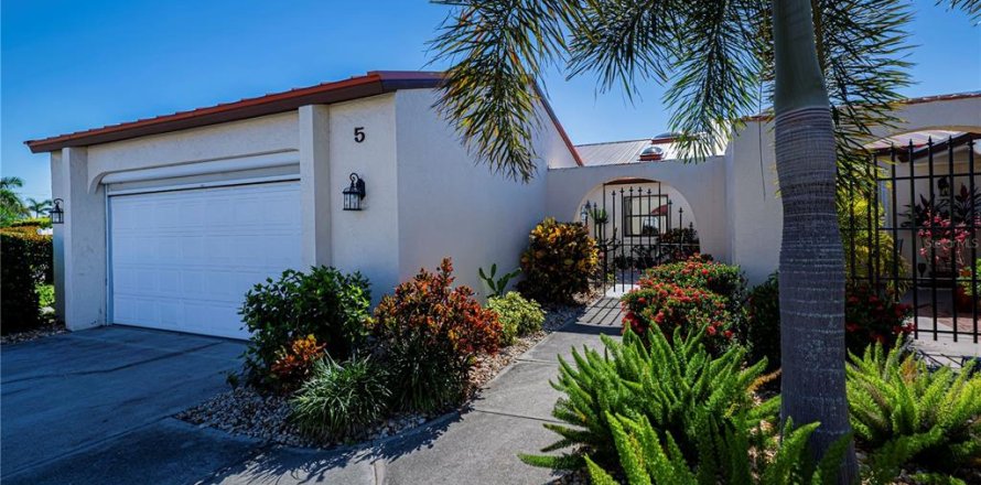 Casa en Punta Gorda, Florida 3 dormitorios, 239.87 m2 № 850727