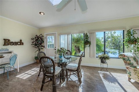 Villa ou maison à vendre à Punta Gorda, Floride: 3 chambres, 239.87 m2 № 850727 - photo 17