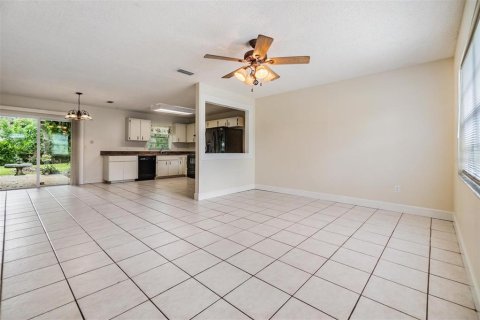 House in Brandon, Florida 3 bedrooms, 132.66 sq.m. № 1323300 - photo 8