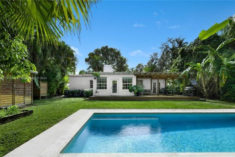 House in Miami Shores, Florida 3 bedrooms, 139.91 sq.m. № 958552 - photo 2