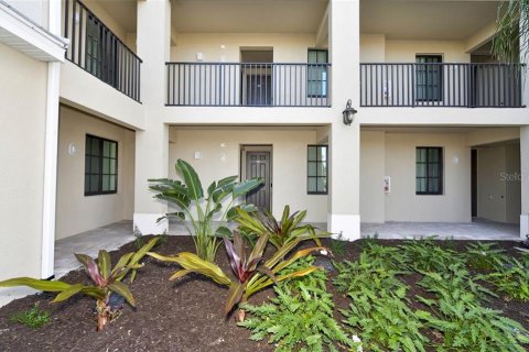 Condominio en alquiler en Bradenton, Florida, 2 dormitorios, 107.21 m2 № 240764 - foto 3