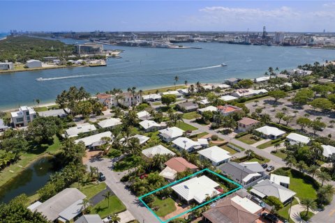 Villa ou maison à vendre à Fort Lauderdale, Floride: 2 chambres, 123 m2 № 1208701 - photo 12