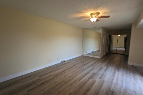 Townhouse in Boynton Beach, Florida 3 bedrooms, 136.75 sq.m. № 1208699 - photo 2