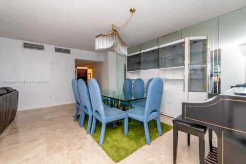 Condominio en venta en Hallandale Beach, Florida, 3 dormitorios, 161.65 m2 № 1410757 - foto 9