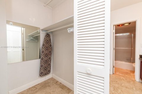 Copropriété à vendre à Hallandale Beach, Floride: 3 chambres, 161.65 m2 № 1410757 - photo 30