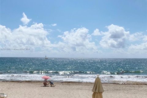 Condo in Fort Lauderdale, Florida, 1 bedroom  № 1396079 - photo 13