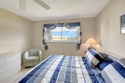 Condo in Boynton Beach, Florida, 2 bedrooms  № 1009486 - photo 23