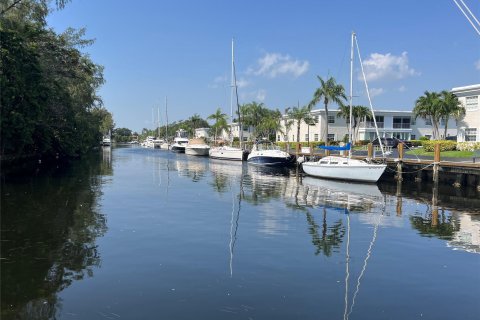 Condo in Fort Lauderdale, Florida, 2 bedrooms  № 1188652 - photo 9