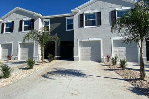 Townhouse in Odessa, Florida 3 bedrooms, 155.43 sq.m. № 1352921 - photo 1