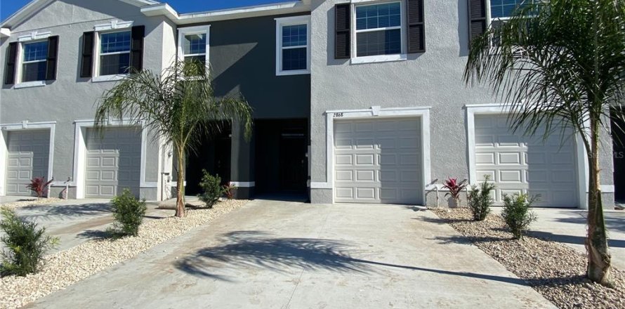 Townhouse in Odessa, Florida 3 bedrooms, 155.43 sq.m. № 1352921