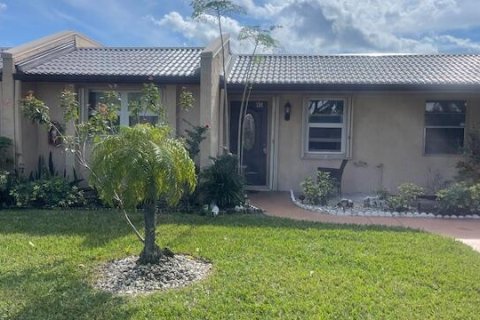 Villa ou maison à vendre à West Palm Beach, Floride: 2 chambres, 78.97 m2 № 961584 - photo 25