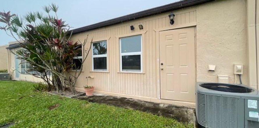 House in West Palm Beach, Florida 2 bedrooms, 78.97 sq.m. № 961584