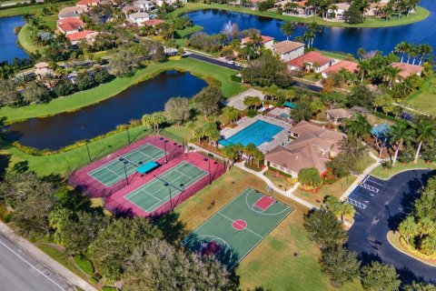 Villa ou maison à vendre à Vero Beach, Floride: 5 chambres, 298.4 m2 № 961620 - photo 2