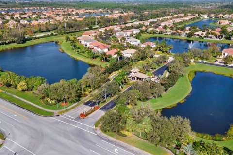 Villa ou maison à vendre à Vero Beach, Floride: 5 chambres, 298.4 m2 № 961620 - photo 5