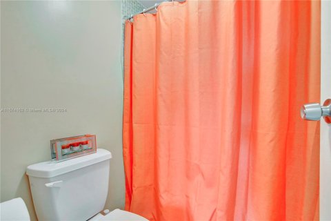 Condominio en venta en Lauderhill, Florida, 2 dormitorios, 102.19 m2 № 1145284 - foto 9