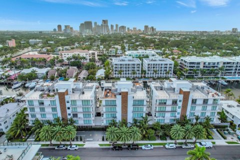 Condo in Fort Lauderdale, Florida, 3 bedrooms  № 1178337 - photo 1