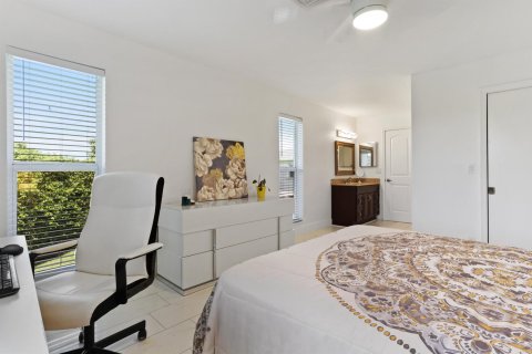 Condo in Delray Beach, Florida, 2 bedrooms  № 705997 - photo 15