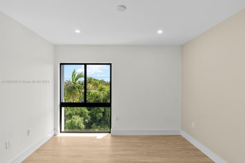 House in Miami Beach, Florida 9 bedrooms № 1353782 - photo 13