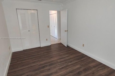 Townhouse in Miami Gardens, Florida 3 bedrooms, 104.05 sq.m. № 1353831 - photo 10