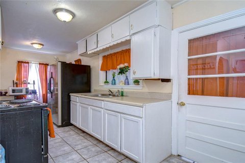 Casa en venta en Zephyrhills, Florida, 3 dormitorios, 66.52 m2 № 1382861 - foto 12