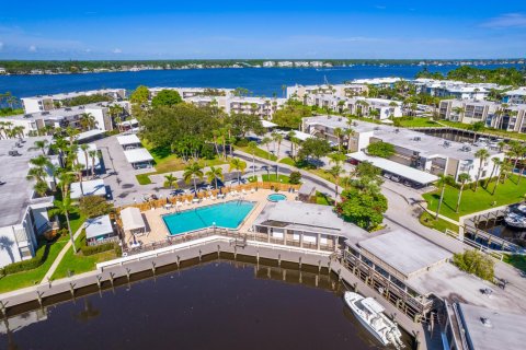 Copropriété à vendre à Stuart, Floride: 2 chambres, 93 m2 № 733086 - photo 2