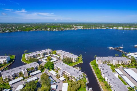 Condo in Stuart, Florida, 2 bedrooms  № 733086 - photo 5