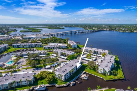 Condominio en venta en Stuart, Florida, 2 dormitorios, 93 m2 № 733086 - foto 1