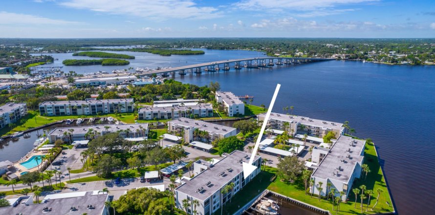 Condominio en Stuart, Florida, 2 dormitorios  № 733086