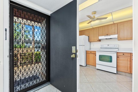 Condo in Stuart, Florida, 2 bedrooms  № 733086 - photo 28