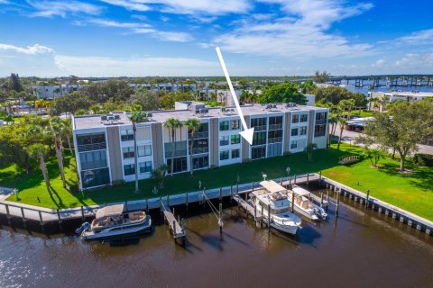 Condo in Stuart, Florida, 2 bedrooms  № 733086 - photo 10