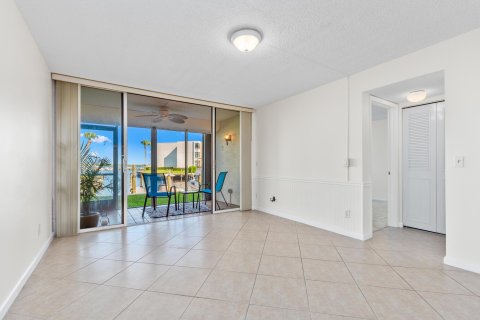Condominio en venta en Stuart, Florida, 2 dormitorios, 93 m2 № 733086 - foto 19