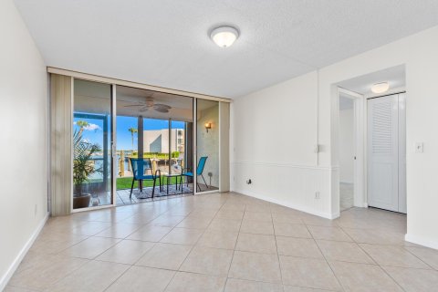 Condo in Stuart, Florida, 2 bedrooms  № 733086 - photo 19