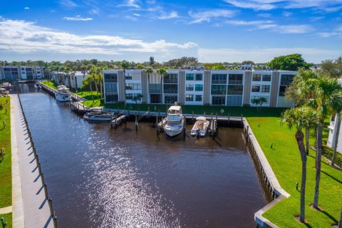 Condominio en venta en Stuart, Florida, 2 dormitorios, 93 m2 № 733086 - foto 9