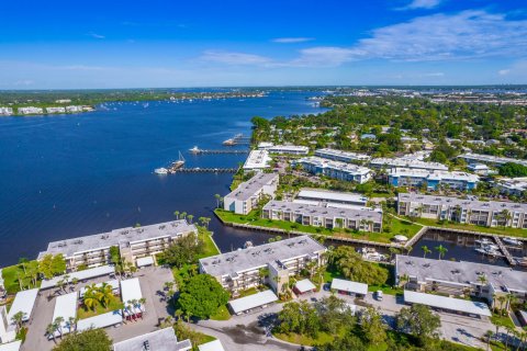 Condo in Stuart, Florida, 2 bedrooms  № 733086 - photo 6