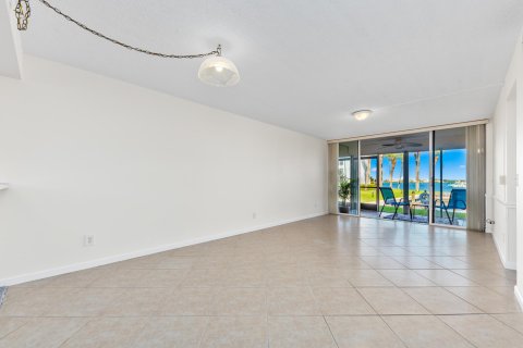 Condo in Stuart, Florida, 2 bedrooms  № 733086 - photo 20