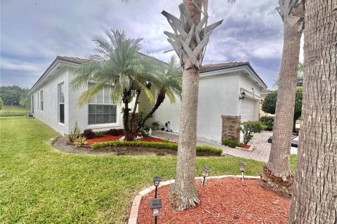 House in Port St. Lucie, Florida 3 bedrooms, 163.6 sq.m. № 1361269 - photo 3