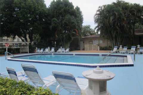 Condo in Lauderdale Lakes, Florida, 2 bedrooms  № 1184539 - photo 26