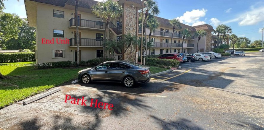 Condo in Tamarac, Florida, 2 bedrooms  № 1239442