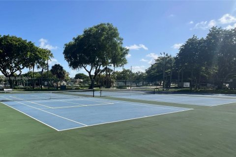 Condo in Tamarac, Florida, 2 bedrooms  № 1239442 - photo 24