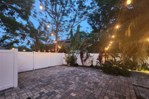 Casa en venta en Tampa, Florida, 4 dormitorios, 203.18 m2 № 1342403 - foto 21