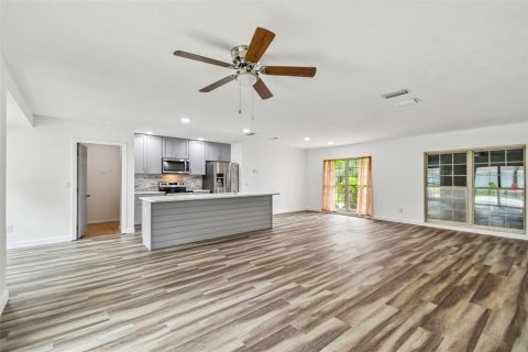 Casa en venta en Tampa, Florida, 4 dormitorios, 198.53 m2 № 1087752 - foto 8