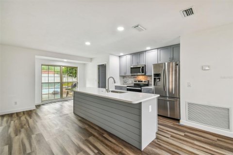 Casa en venta en Tampa, Florida, 4 dormitorios, 198.53 m2 № 1087752 - foto 15