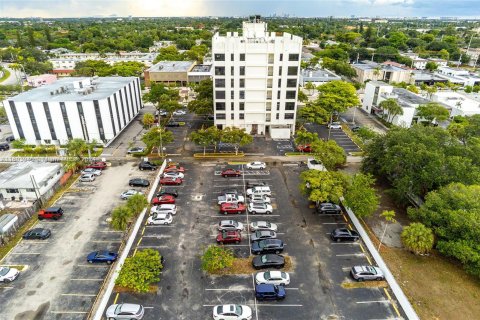 Propiedad comercial en venta en Hollywood, Florida № 1224219 - foto 20