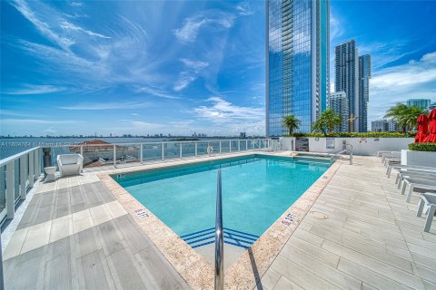 Copropriété à vendre à Miami, Floride: 2 chambres, 126.44 m2 № 1224186 - photo 24