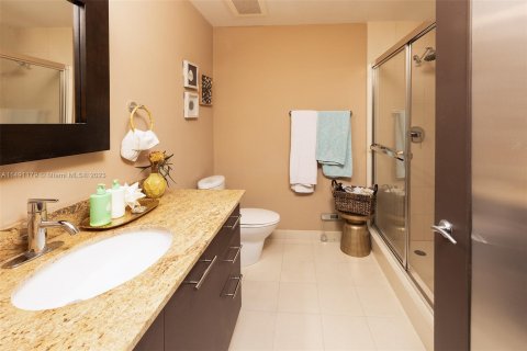 Condo in Aventura, Florida, 1 bedroom  № 858169 - photo 11