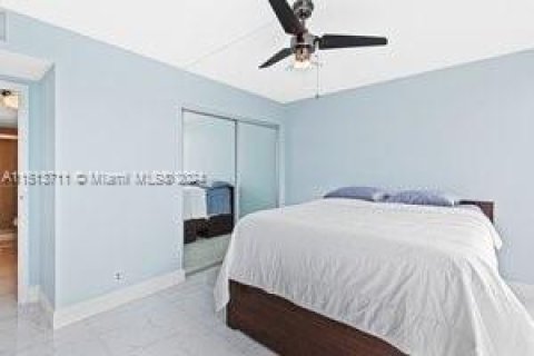 Condominio en venta en Hallandale Beach, Florida, 2 dormitorios, 132.85 m2 № 944851 - foto 21