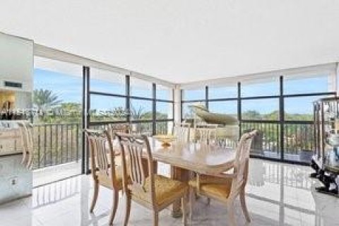 Condominio en venta en Hallandale Beach, Florida, 2 dormitorios, 132.85 m2 № 944851 - foto 6