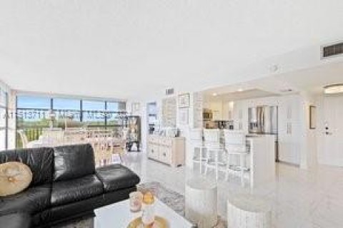 Condominio en venta en Hallandale Beach, Florida, 2 dormitorios, 132.85 m2 № 944851 - foto 5